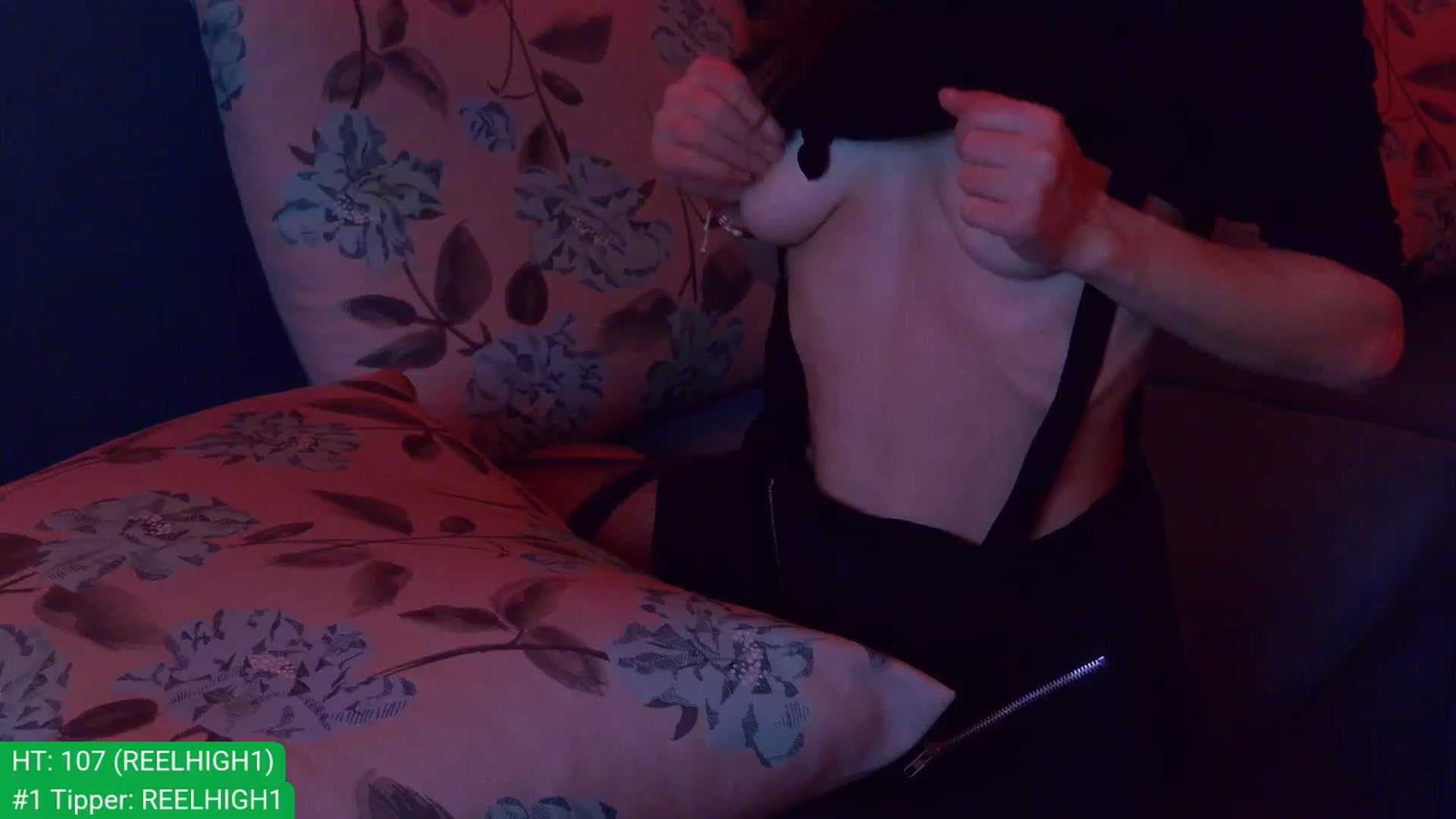 Gallery image thumbnail from aydenbelle's myfreecams stream on, 12/08/2025, 24:46 image 10 of 20