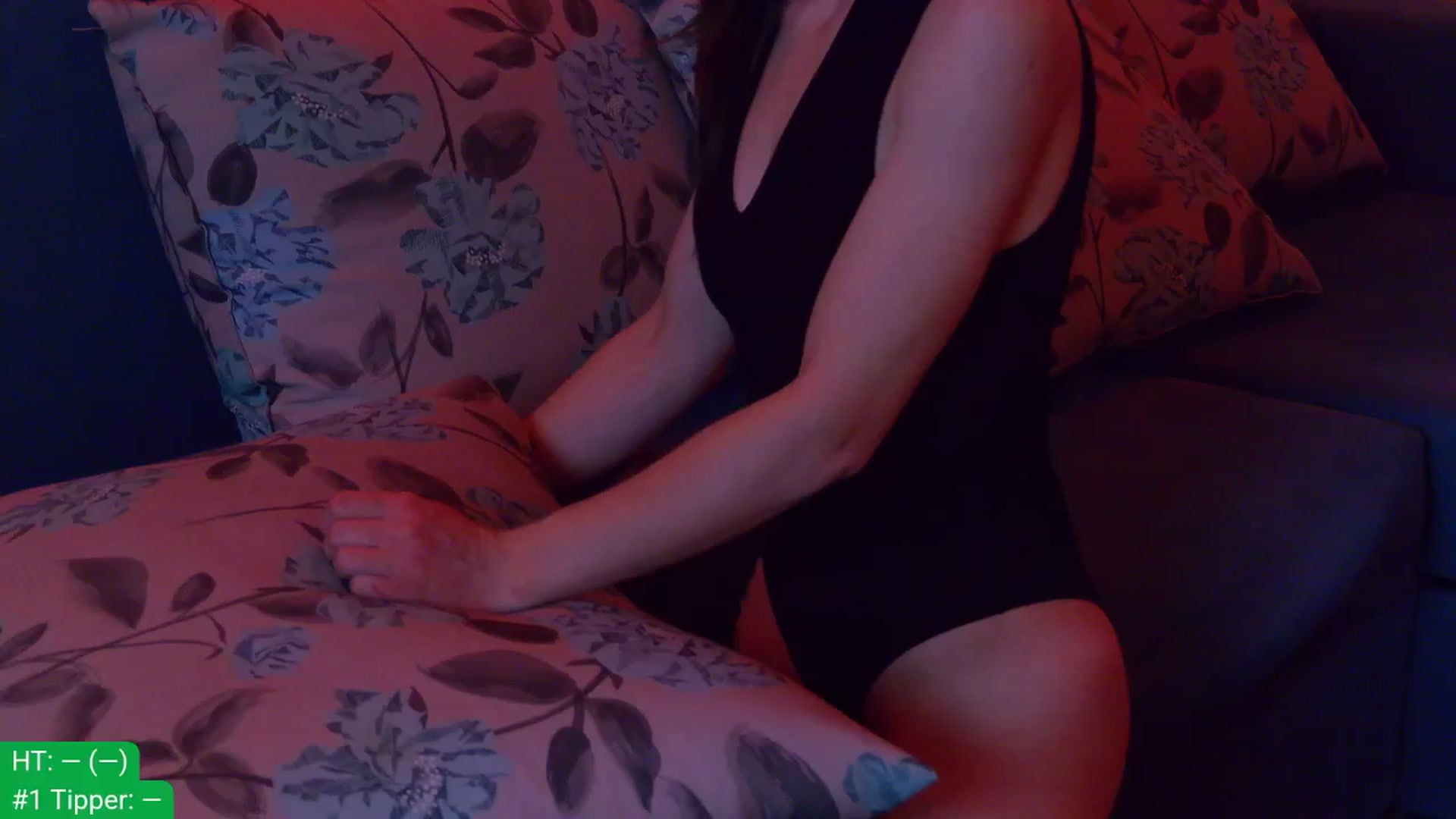 Gallery image thumbnail from aydenbelle's myfreecams stream on, 12/17/2025, 01:17 image 1 of 20