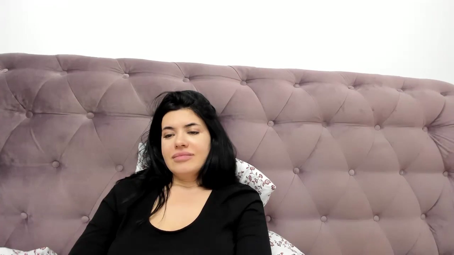Gallery image thumbnail from azita's myfreecams stream on, 01/31/2024, 22:02 image 11 of 20