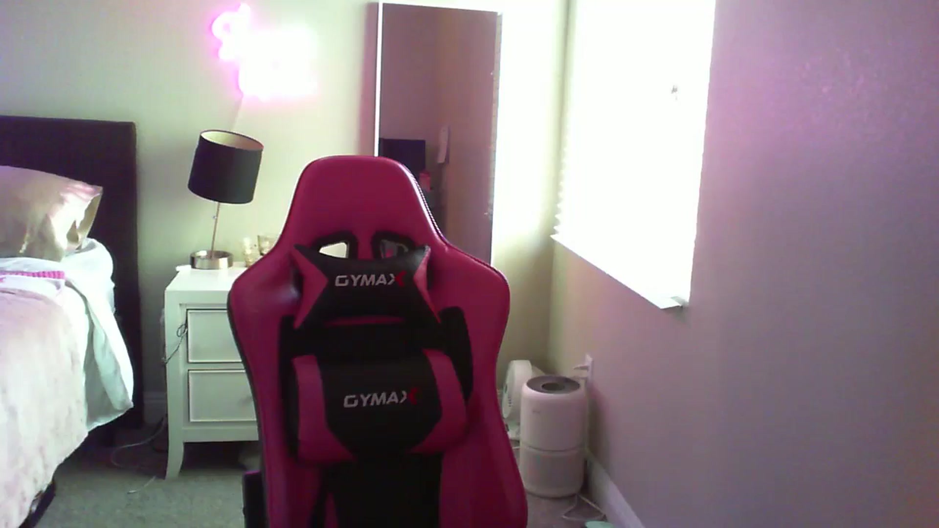Gallery image thumbnail from b3ckyb1tch_69's myfreecams stream on, 08/07/2024, 20:26 image 16 of 20