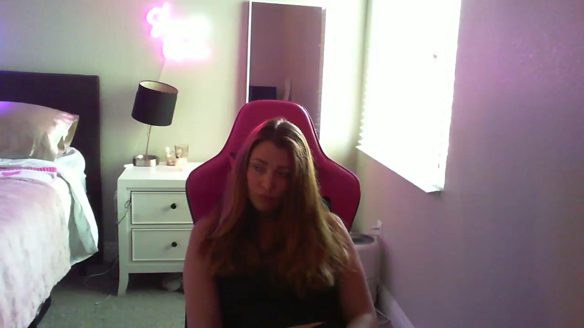 Gallery image thumbnail from b3ckyb1tch_69's myfreecams stream on, 08/07/2024, 20:26 image 17 of 20