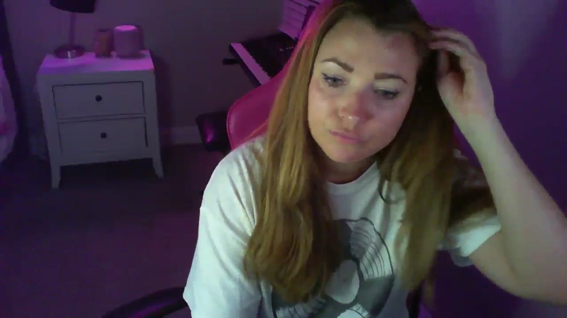 Gallery image thumbnail from b3ckyb1tch_69's myfreecams stream on, 09/30/2024, 02:43 image 18 of 20