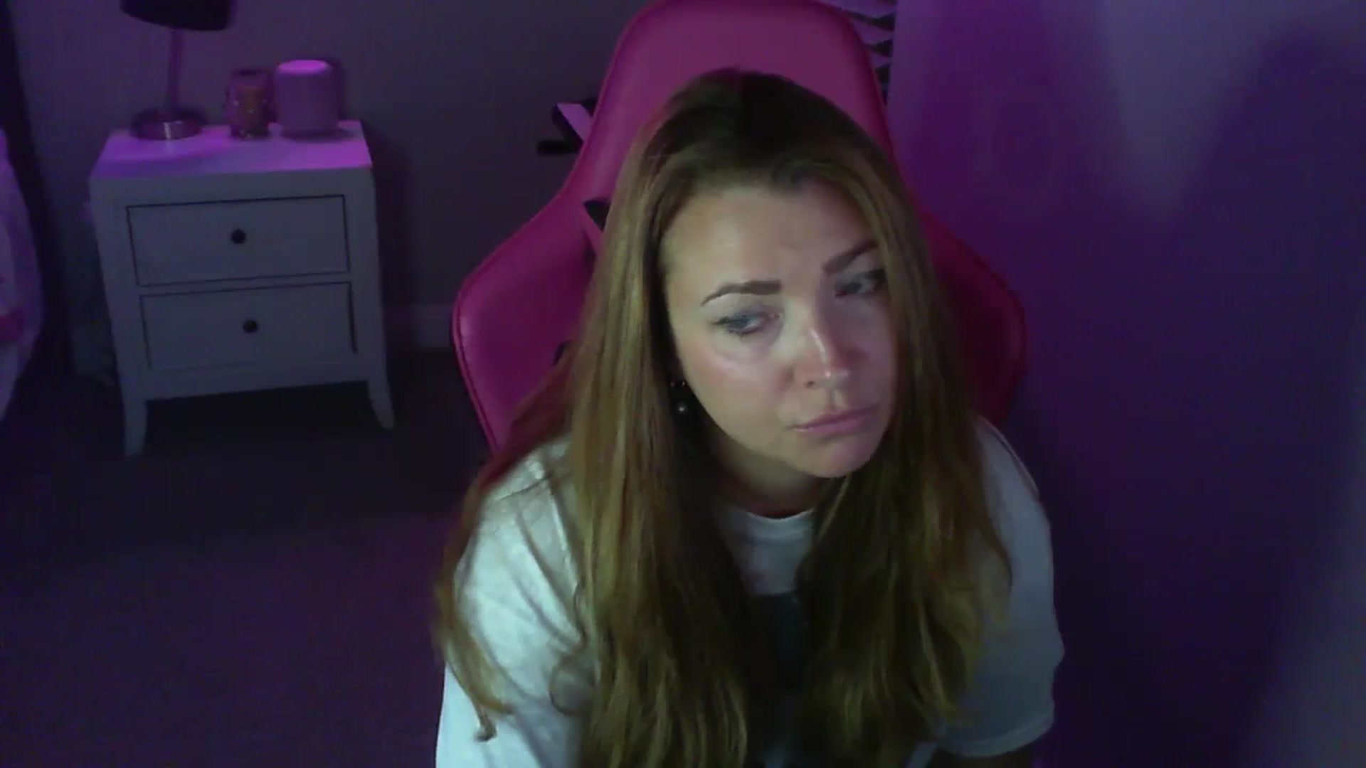 Gallery image thumbnail from b3ckyb1tch_69's myfreecams stream on, 09/30/2024, 02:43 image 6 of 20
