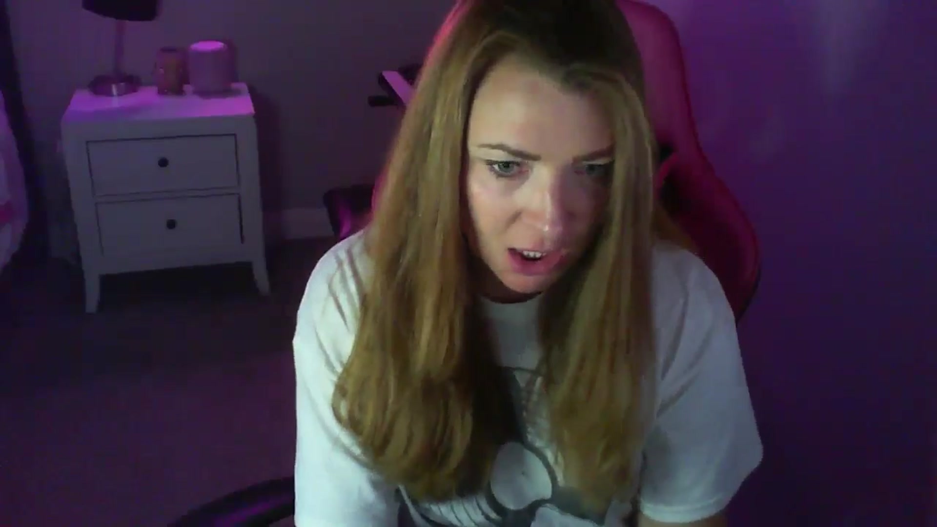 Gallery image thumbnail from b3ckyb1tch_69's myfreecams stream on, 09/30/2024, 02:43 image 17 of 20