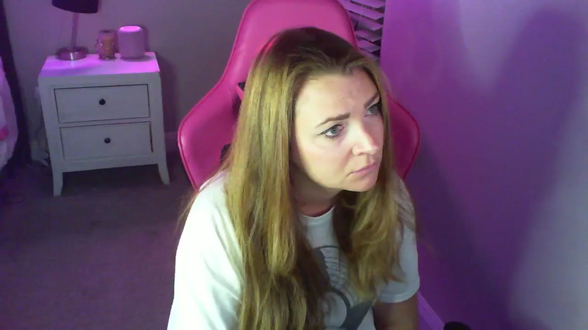 Gallery image thumbnail from b3ckyb1tch_69's myfreecams stream on, 09/30/2024, 02:43 image 19 of 20