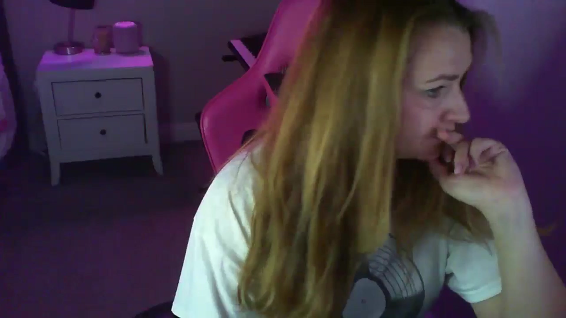Gallery image thumbnail from b3ckyb1tch_69's myfreecams stream on, 09/30/2024, 02:43 image 16 of 20