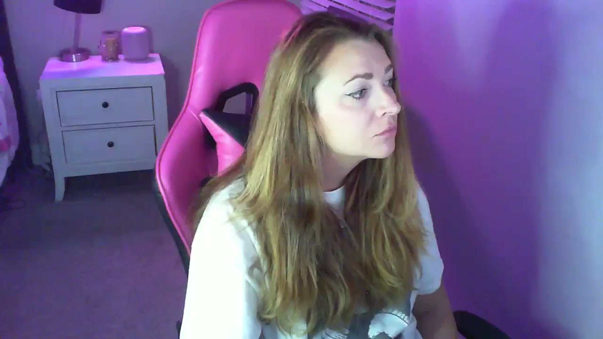 Gallery image thumbnail from b3ckyb1tch_69's myfreecams stream on, 09/30/2024, 02:43 image 4 of 20