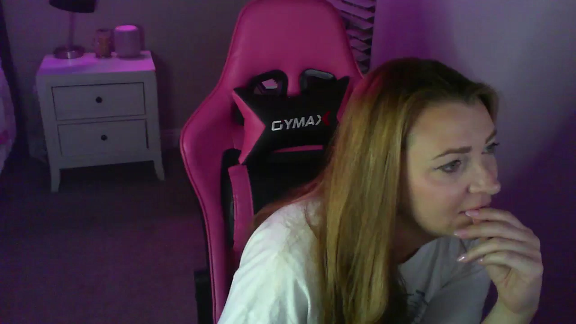 Gallery image thumbnail from b3ckyb1tch_69's myfreecams stream on, 09/30/2024, 02:43 image 14 of 20