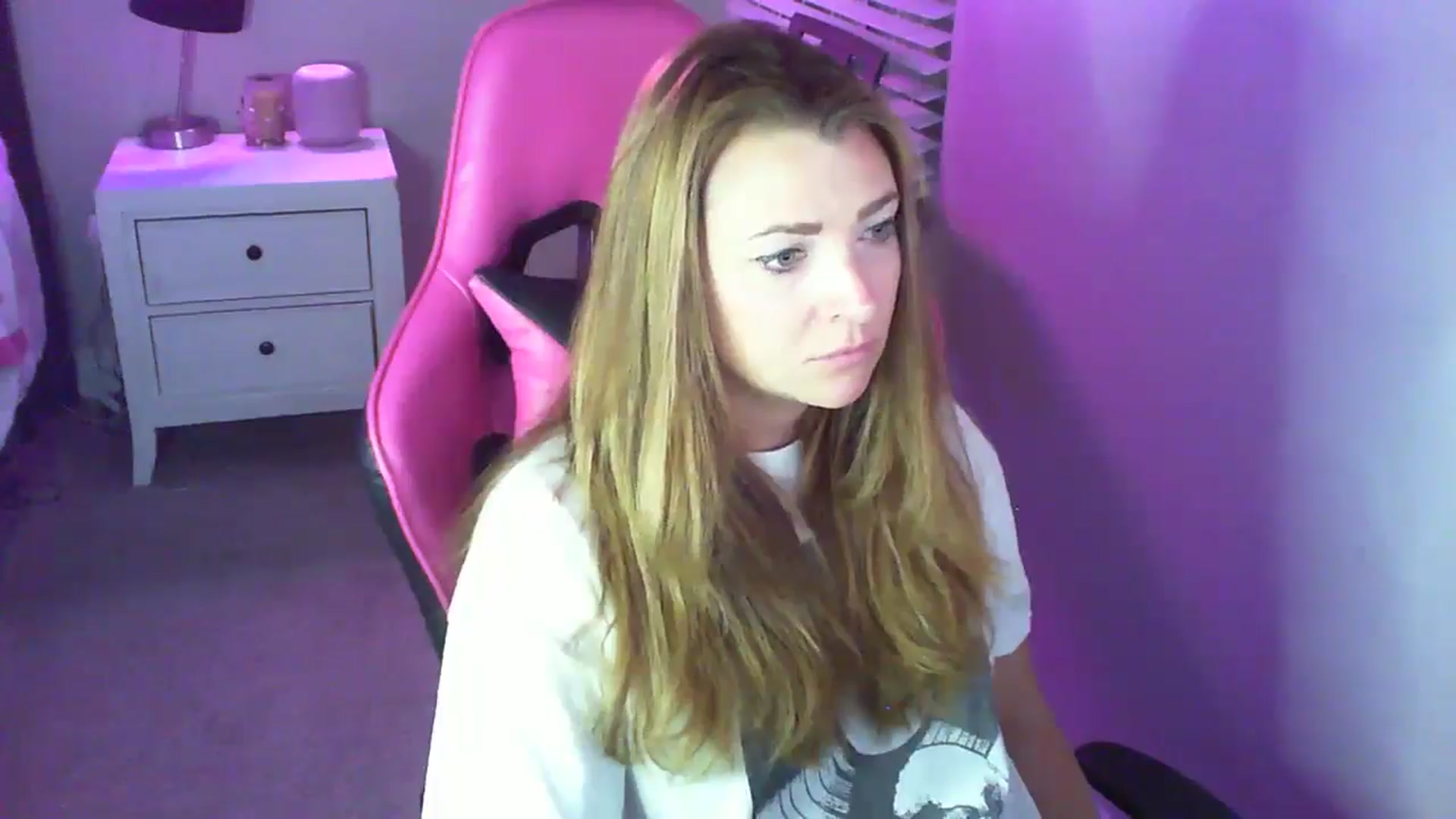Gallery image thumbnail from b3ckyb1tch_69's myfreecams stream on, 09/30/2024, 02:43 image 3 of 20