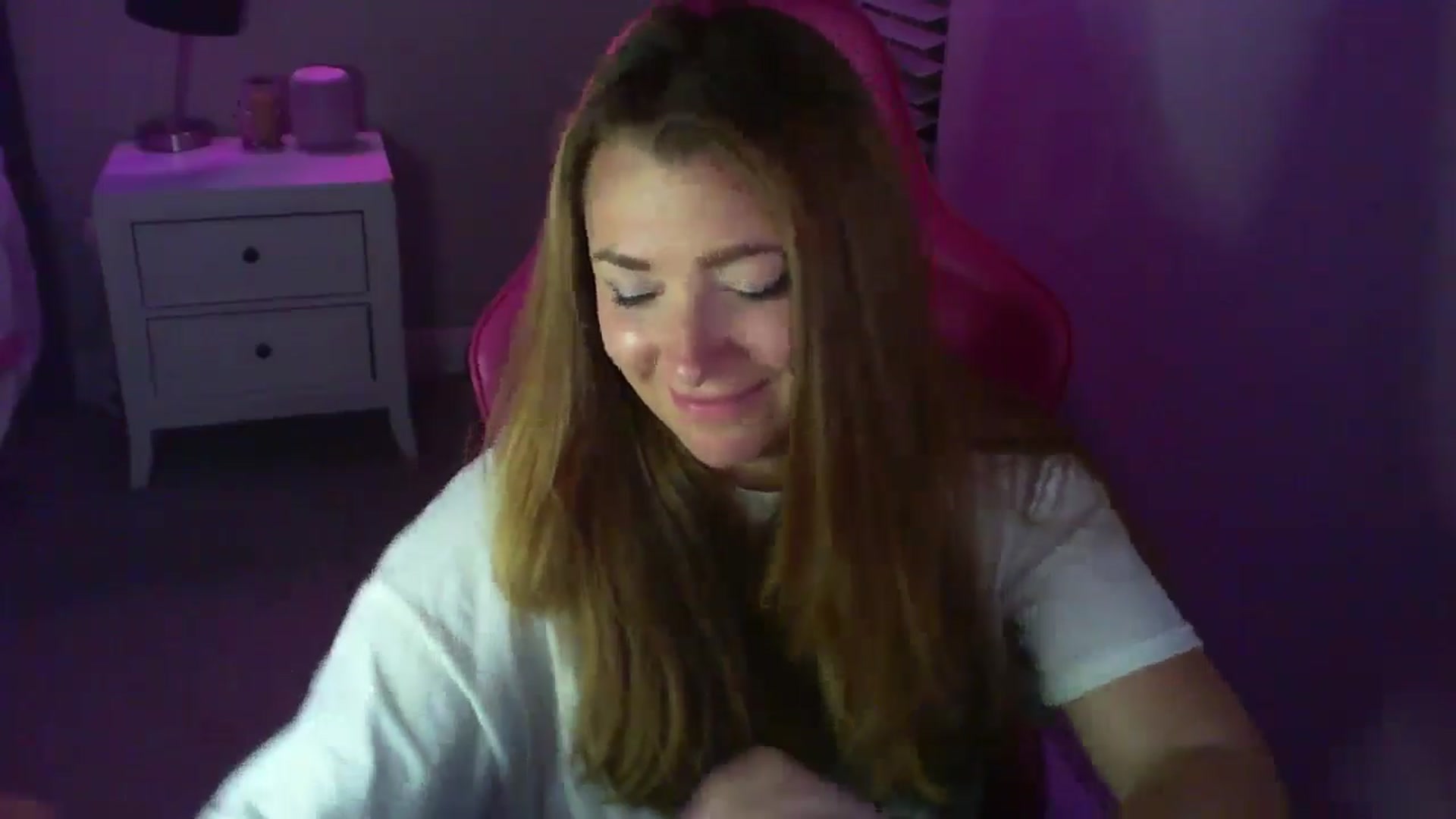 Gallery image thumbnail from b3ckyb1tch_69's myfreecams stream on, 09/30/2024, 02:43 image 13 of 20