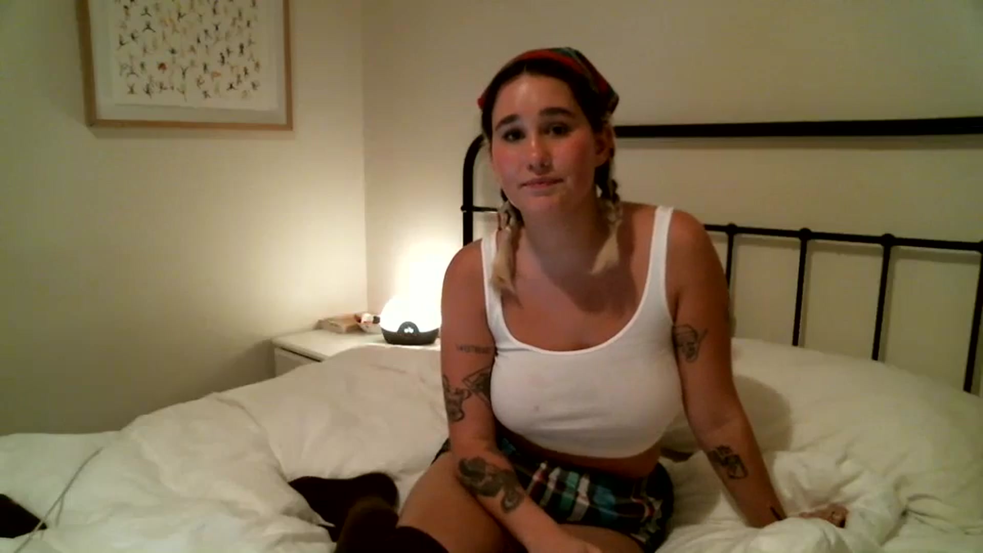Gallery image thumbnail from b4mbi's myfreecams stream on, 10/23/2023, 09:42 image 6 of 20