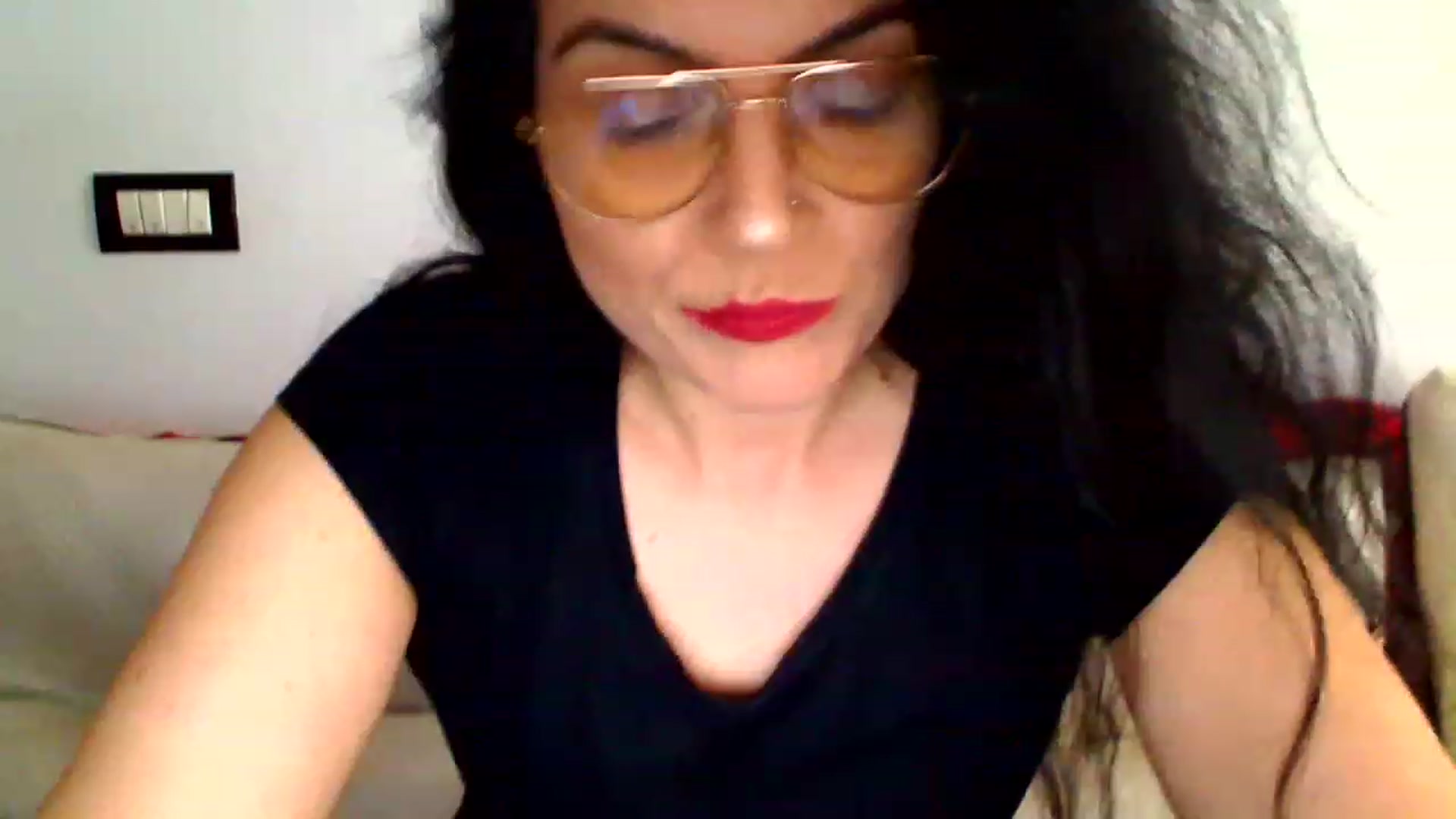 Gallery image thumbnail from baby_cristina's myfreecams stream on, 03/27/2023, 14:17 image 14 of 20