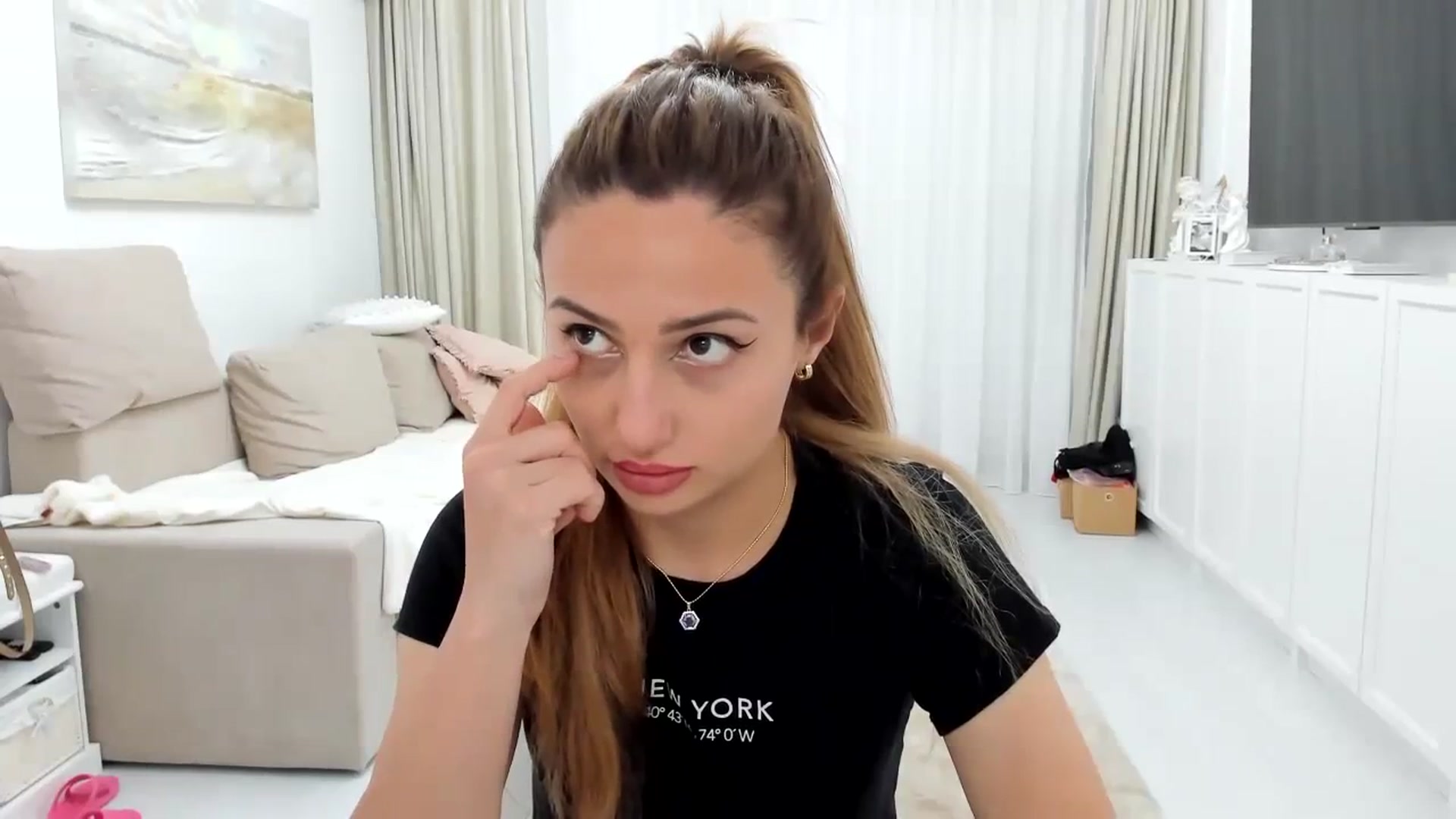 Gallery image thumbnail from baby_shark's myfreecams stream on, 09/20/2023, 23:35 image 3 of 20