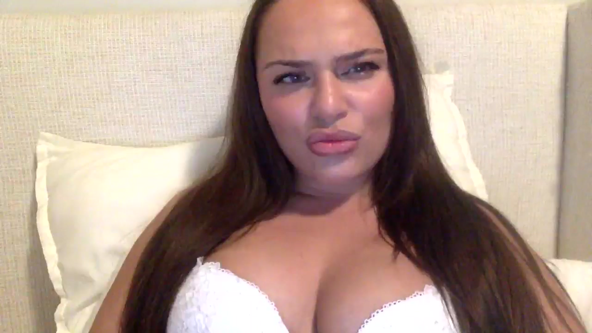 Gallery image thumbnail from babyangel35's myfreecams stream on, 06/03/2025, 07:22 image 11 of 20