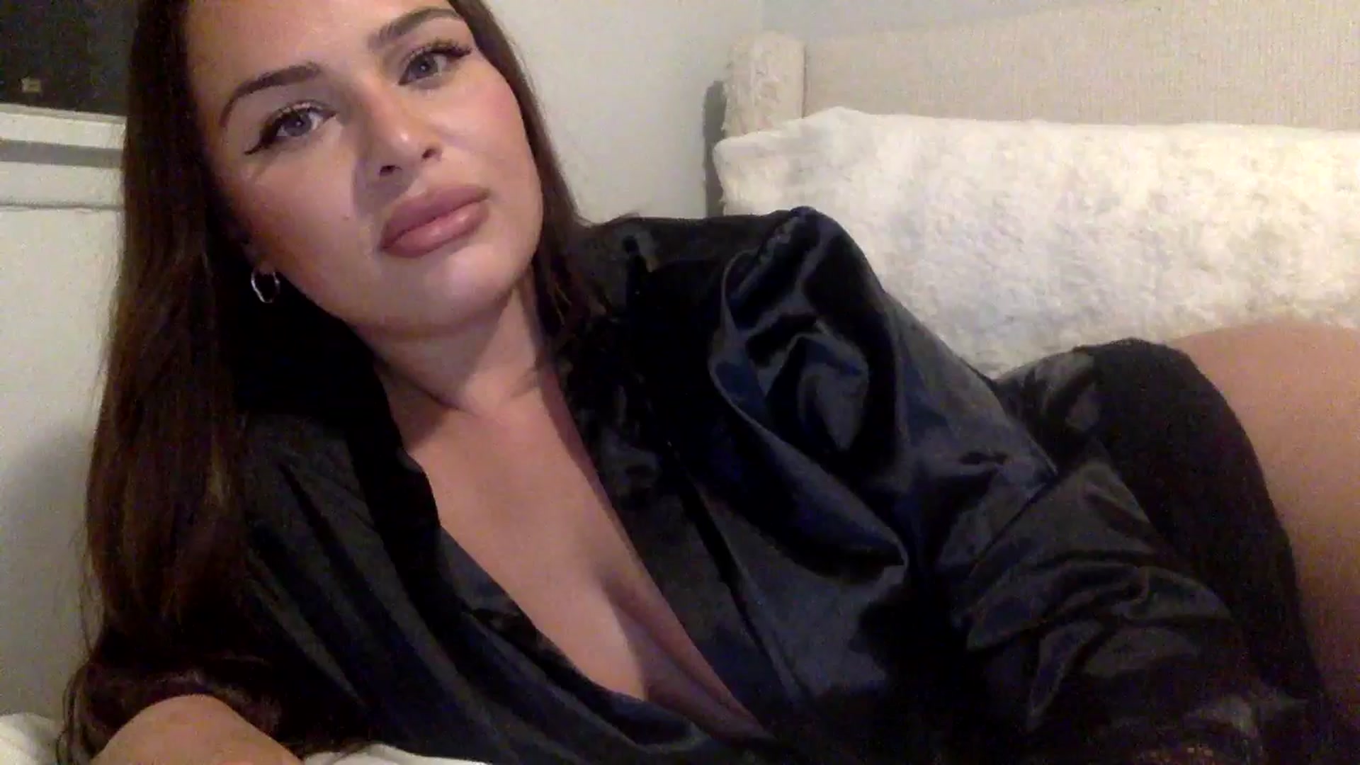 Gallery image thumbnail from babyangel35's myfreecams stream on, 06/18/2025, 07:55 image 1 of 20
