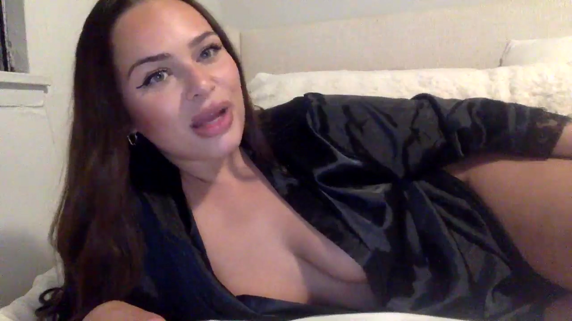 Gallery image thumbnail from babyangel35's myfreecams stream on, 06/18/2025, 07:55 image 14 of 20