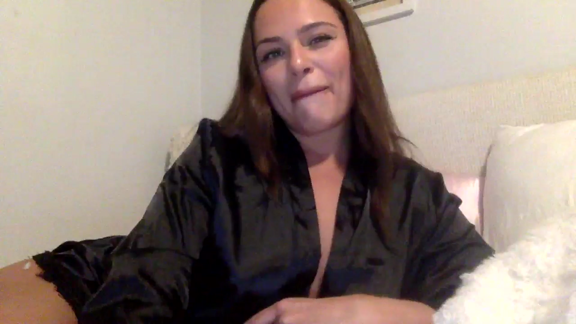 Gallery image thumbnail from babyangel35's myfreecams stream on, 06/18/2025, 07:55 image 16 of 20
