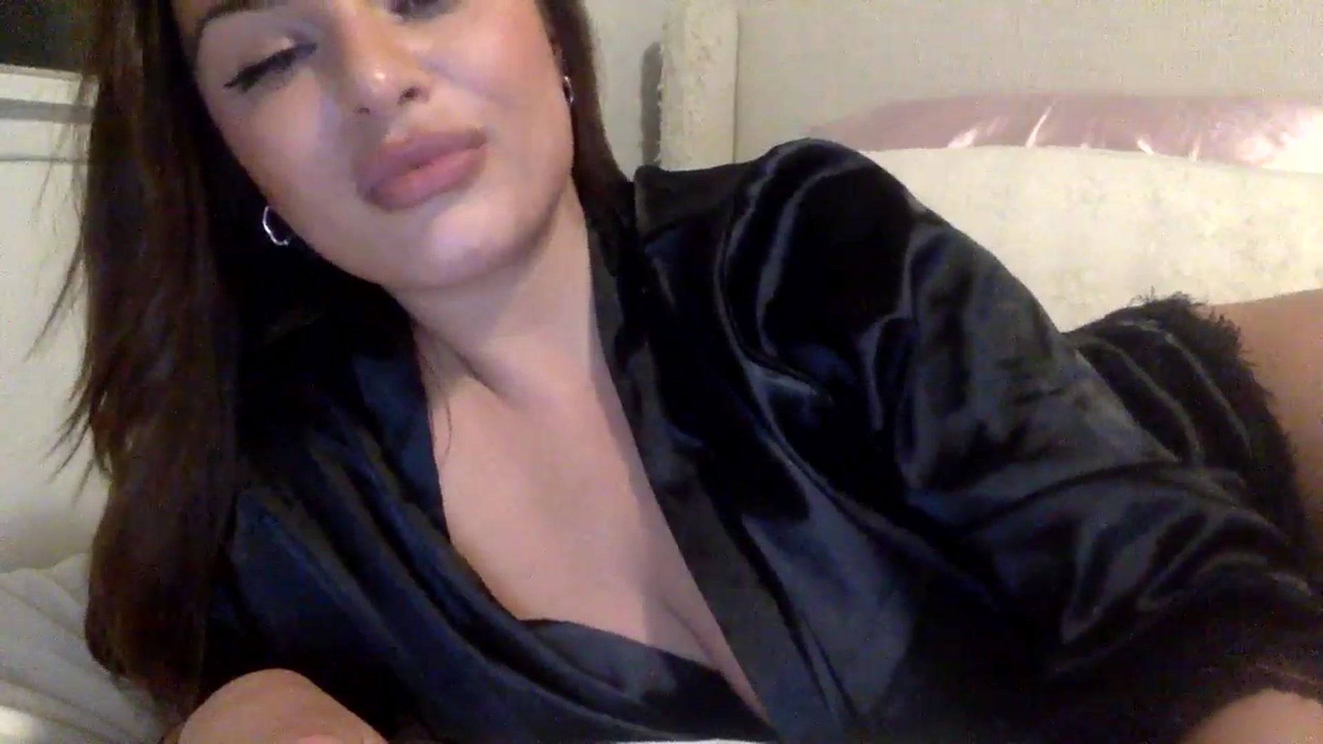 Gallery image thumbnail from babyangel35's myfreecams stream on, 06/18/2025, 08:58 image 10 of 20
