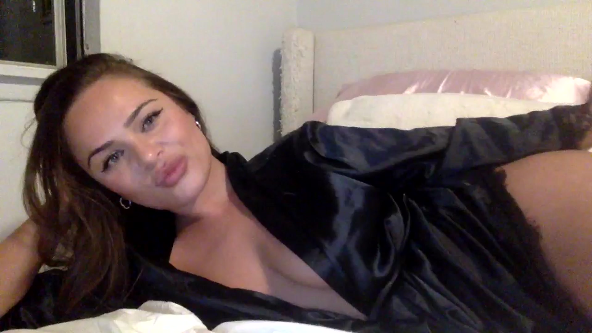 Gallery image thumbnail from babyangel35's myfreecams stream on, 06/18/2025, 08:58 image 16 of 20