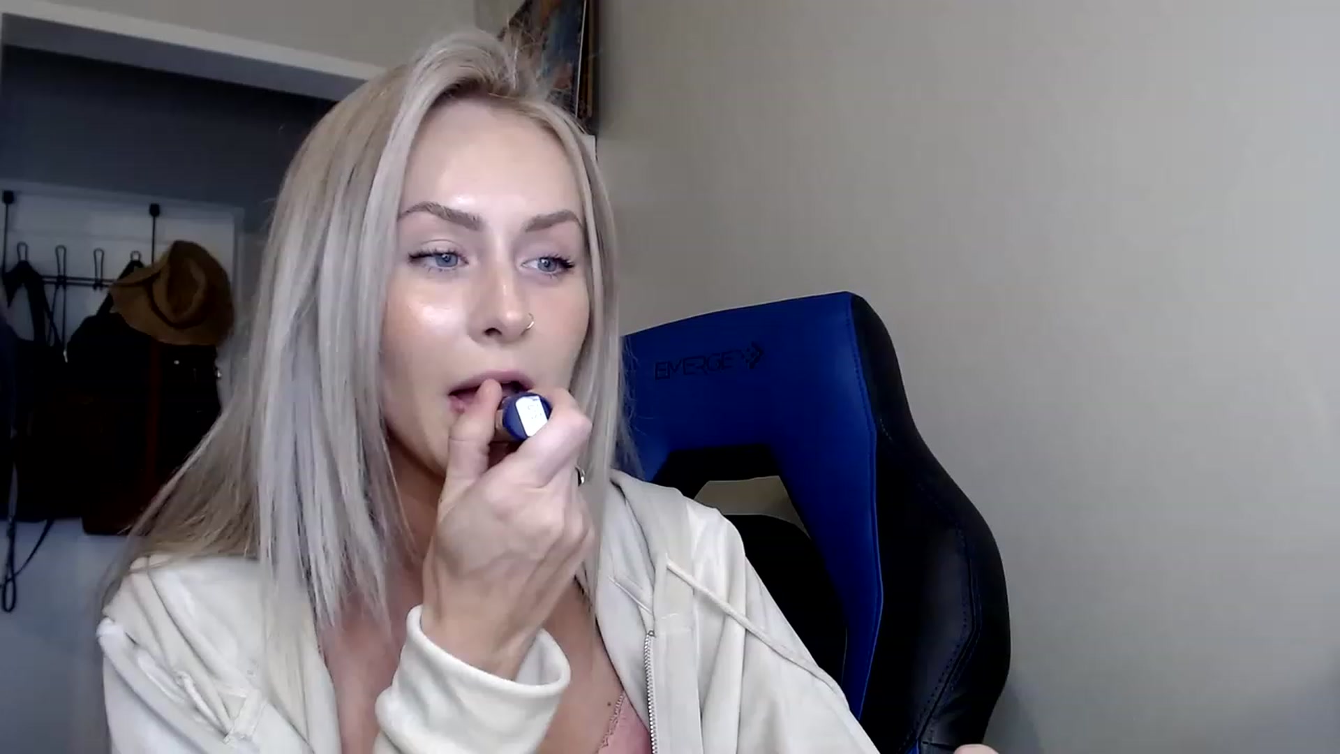 Gallery image thumbnail from babyaustyn's myfreecams stream on, 12/07/2022, 23:12 image 11 of 20