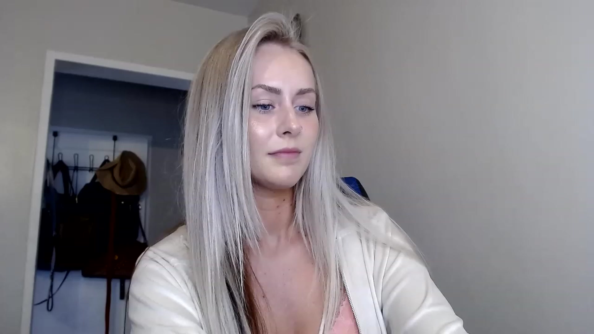 Gallery image thumbnail from babyaustyn's myfreecams stream on, 12/07/2022, 23:12 image 6 of 20