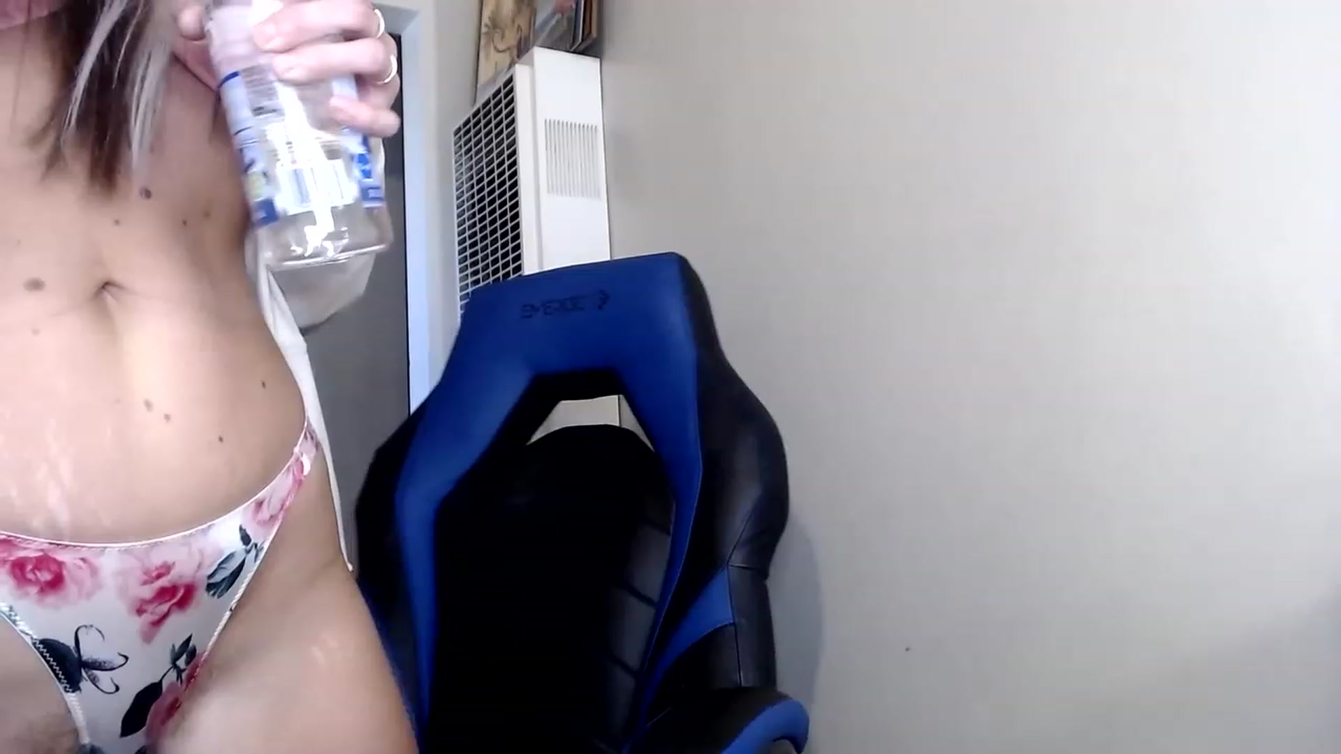Gallery image thumbnail from babyaustyn's myfreecams stream on, 12/07/2022, 23:12 image 12 of 20