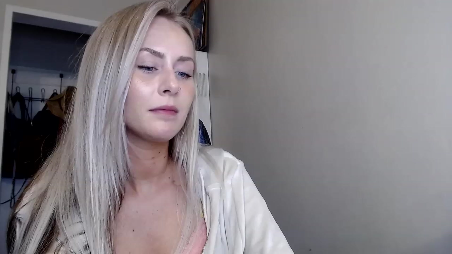 Gallery image thumbnail from babyaustyn's myfreecams stream on, 12/08/2022, 24:02 image 6 of 20