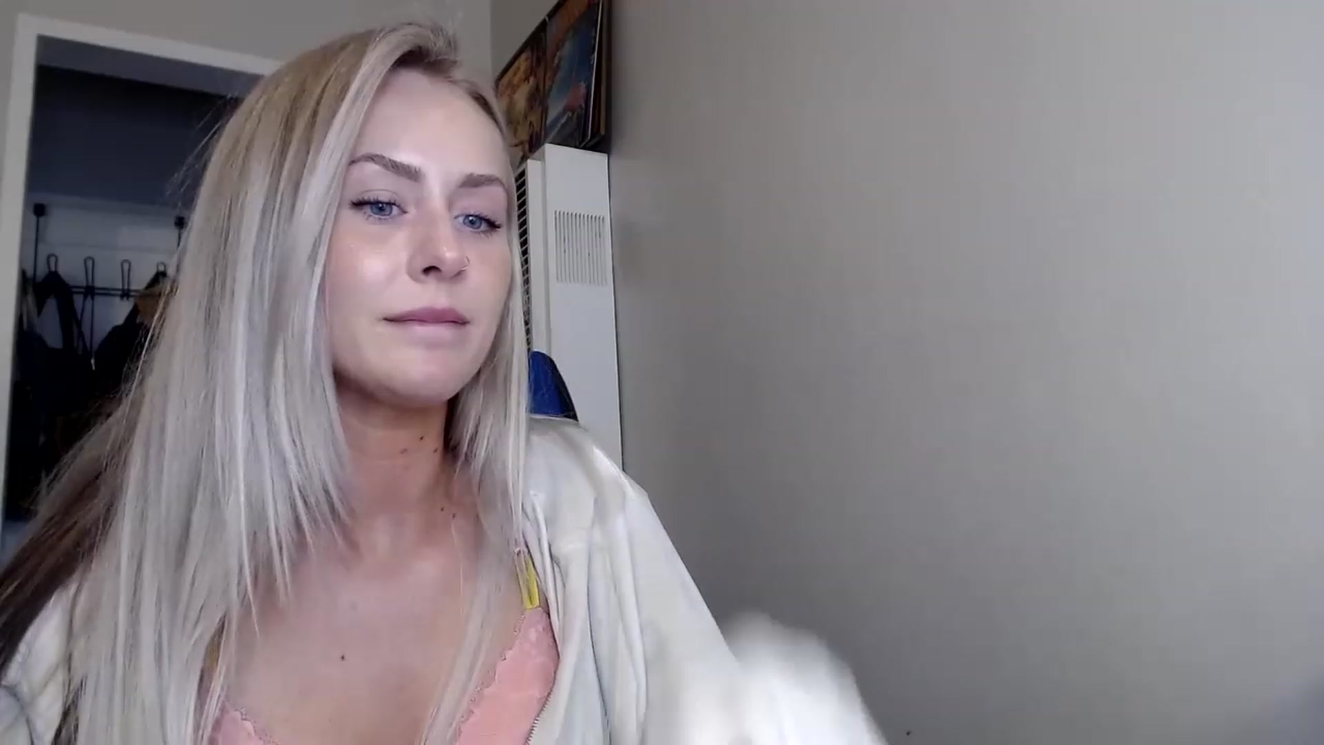 Gallery image thumbnail from babyaustyn's myfreecams stream on, 12/08/2022, 24:02 image 5 of 20