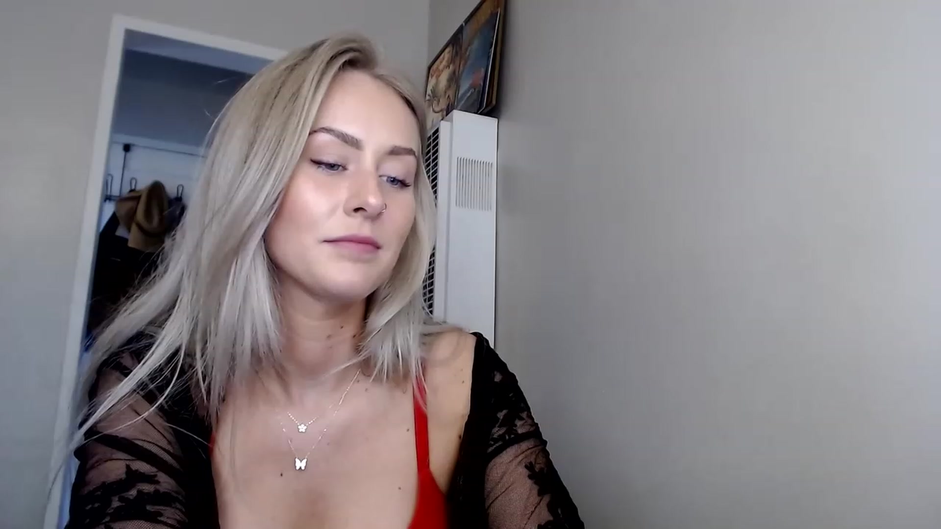 Gallery image thumbnail from babyaustyn's myfreecams stream on, 12/21/2022, 21:50 image 5 of 20
