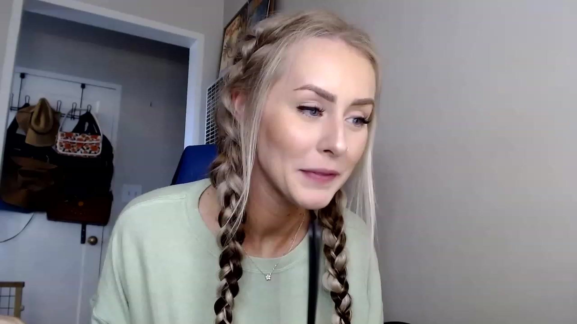 Gallery image thumbnail from babyaustyn's myfreecams stream on, 01/04/2023, 21:47 image 14 of 20