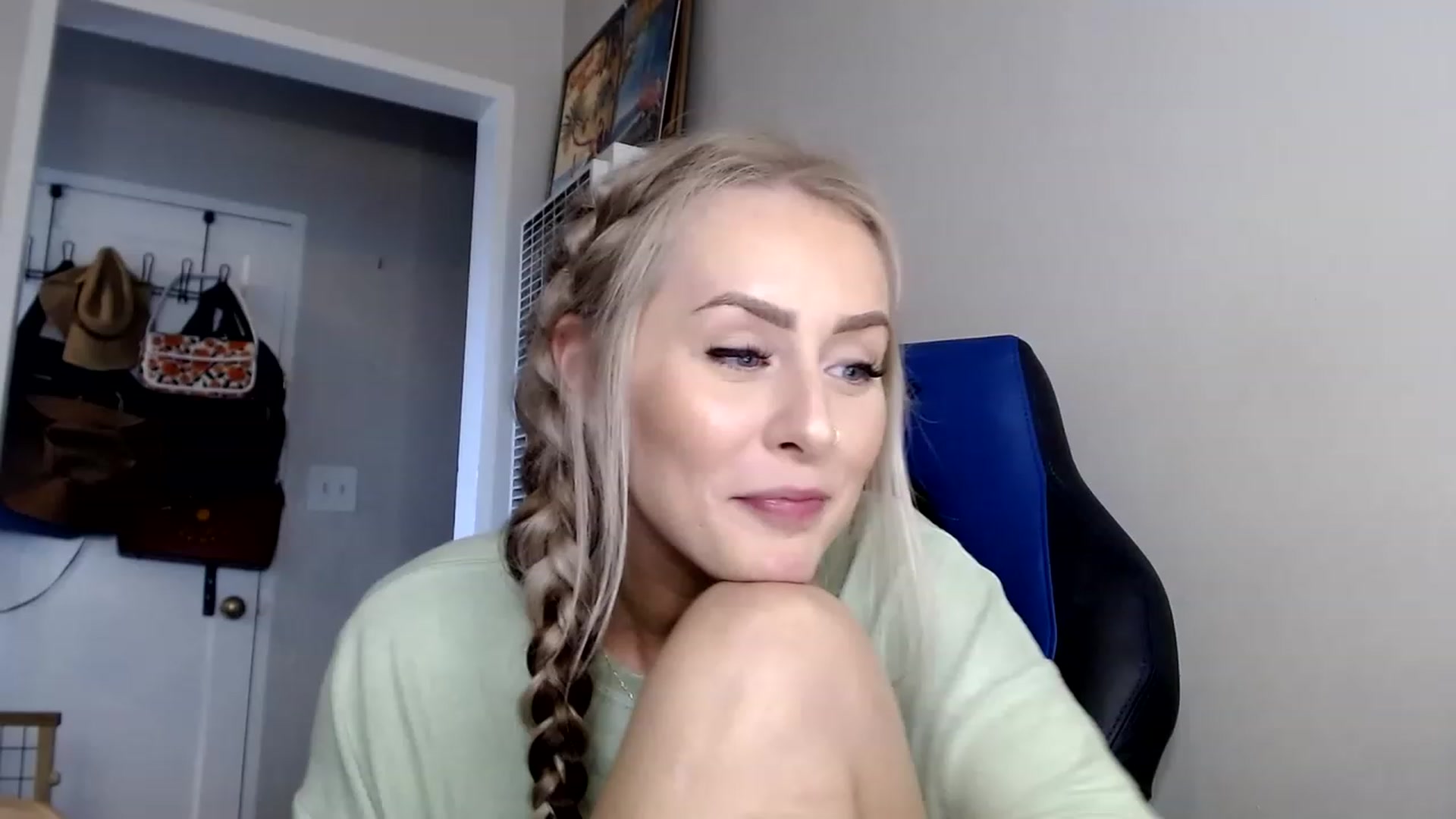 Gallery image thumbnail from babyaustyn's myfreecams stream on, 01/04/2023, 21:47 image 9 of 20
