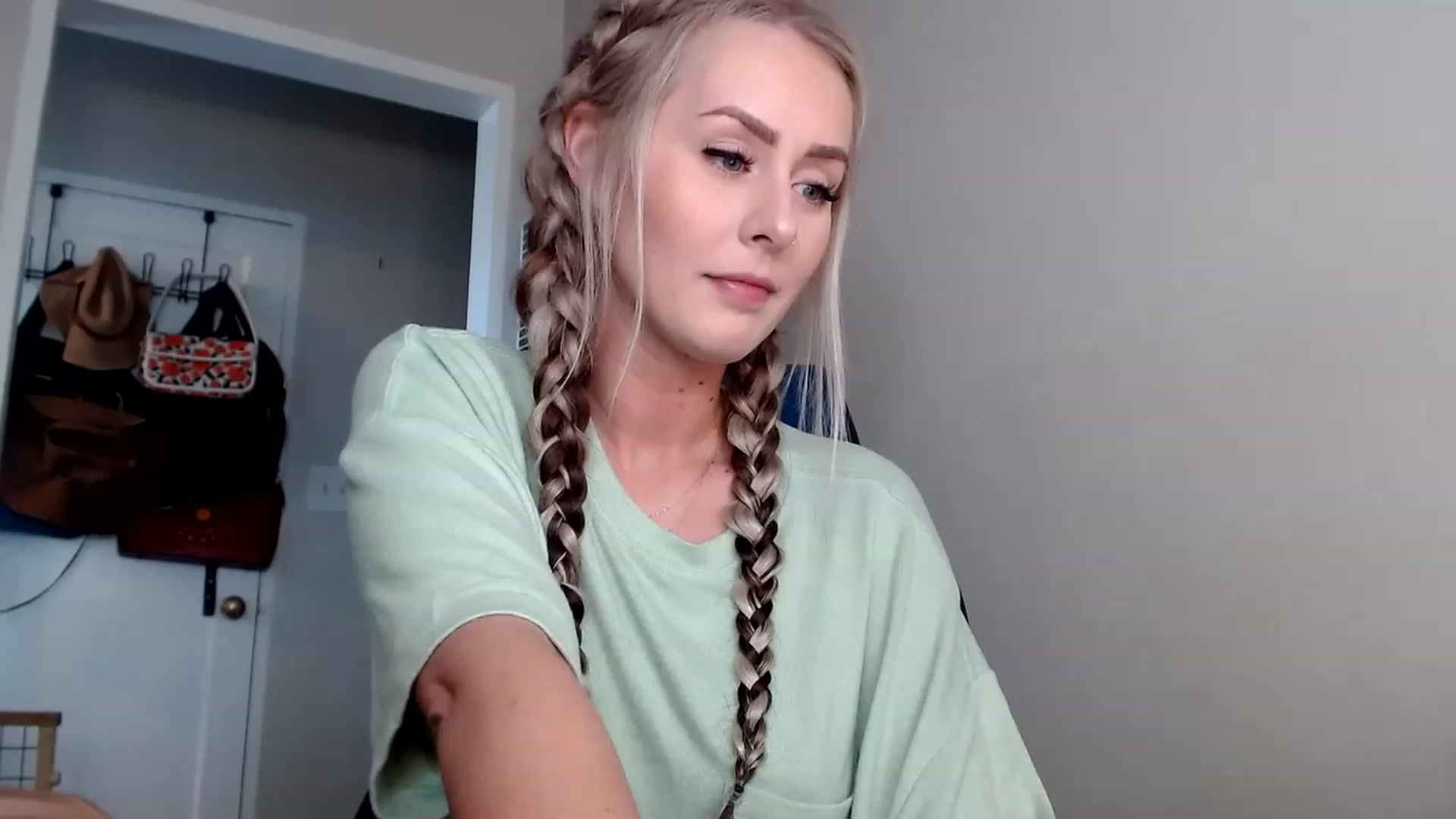 Gallery image thumbnail from babyaustyn's myfreecams stream on, 01/04/2023, 21:47 image 6 of 20