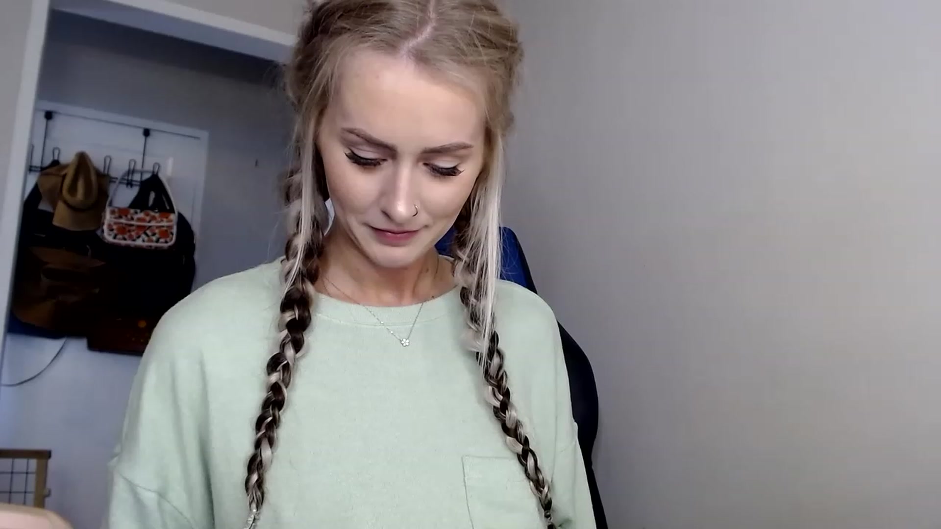 Gallery image thumbnail from babyaustyn's myfreecams stream on, 01/04/2023, 21:47 image 17 of 20