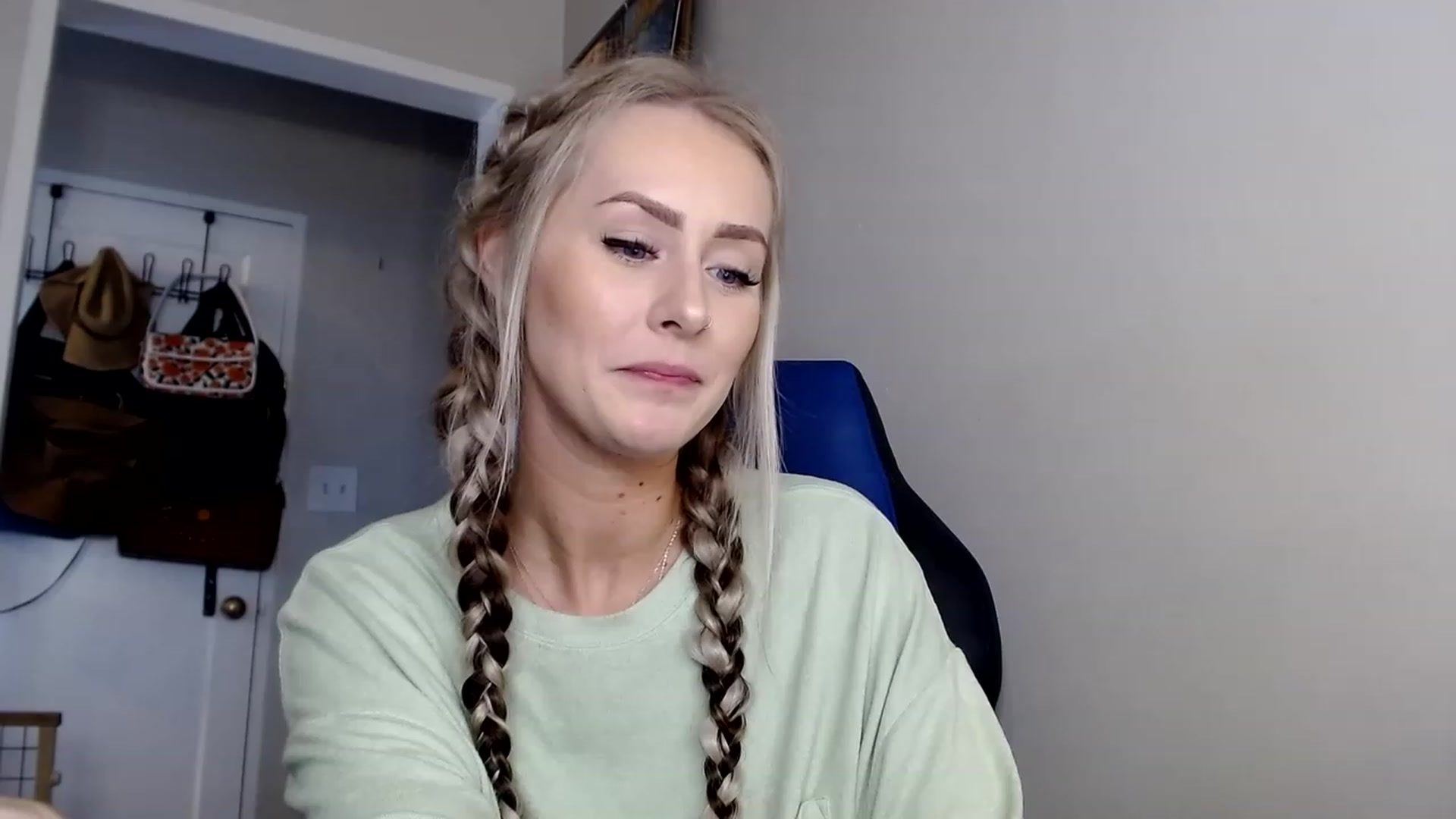 Gallery image thumbnail from babyaustyn's myfreecams stream on, 01/04/2023, 21:47 image 12 of 20