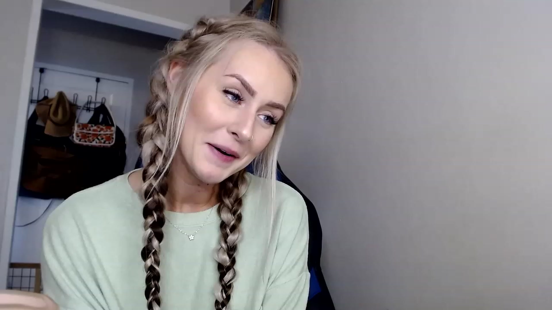 Gallery image thumbnail from babyaustyn's myfreecams stream on, 01/04/2023, 21:47 image 19 of 20