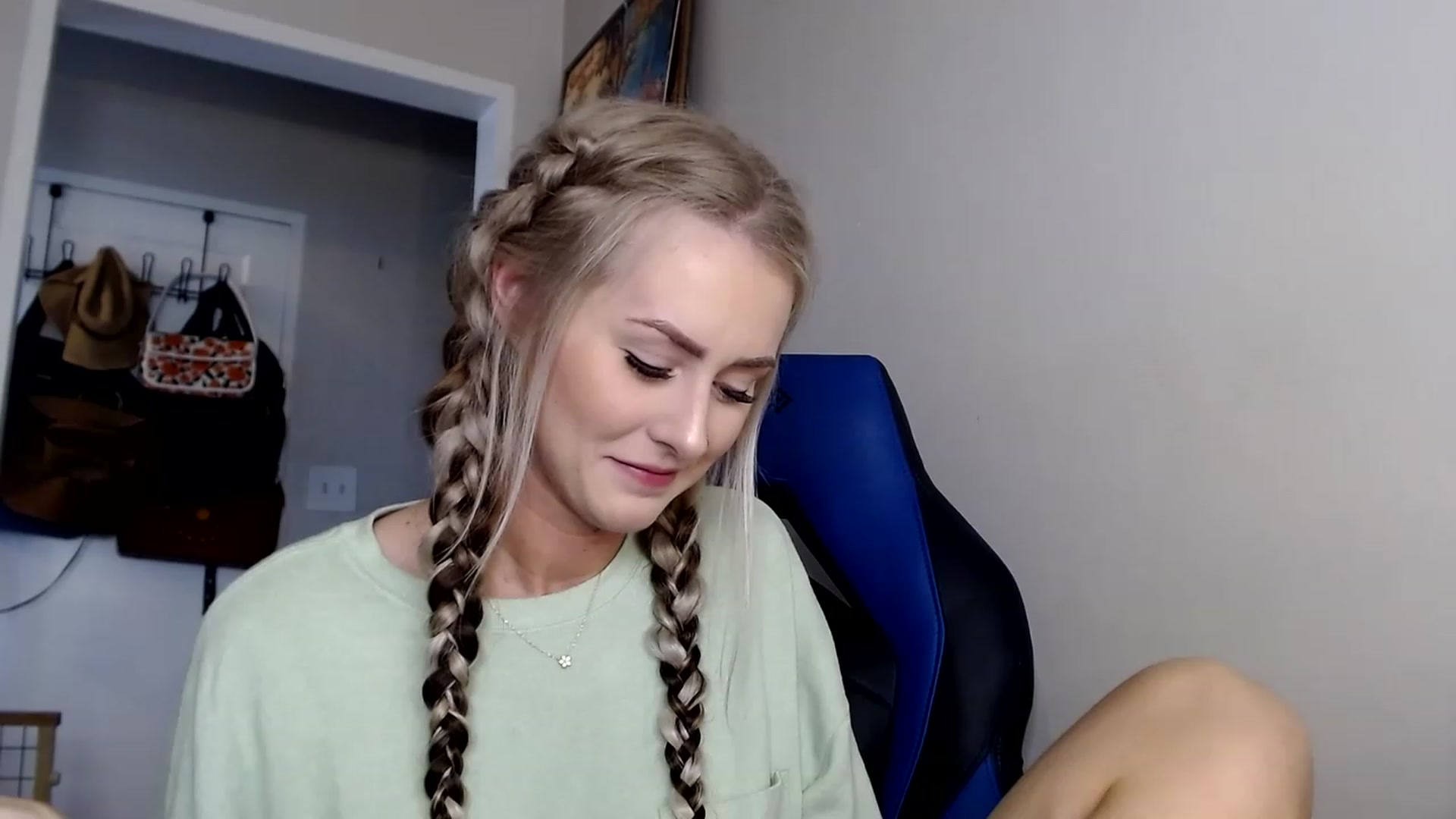 Gallery image thumbnail from babyaustyn's myfreecams stream on, 01/04/2023, 21:47 image 11 of 20