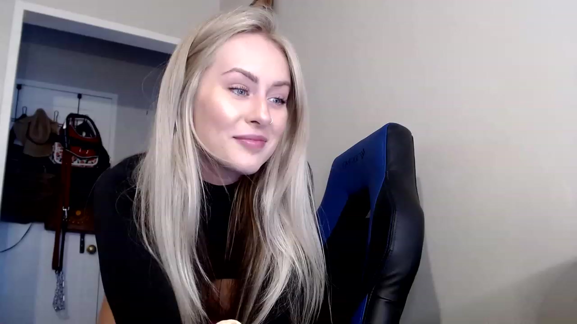 Gallery image thumbnail from babyaustyn's myfreecams stream on, 01/07/2023, 24:33 image 10 of 20