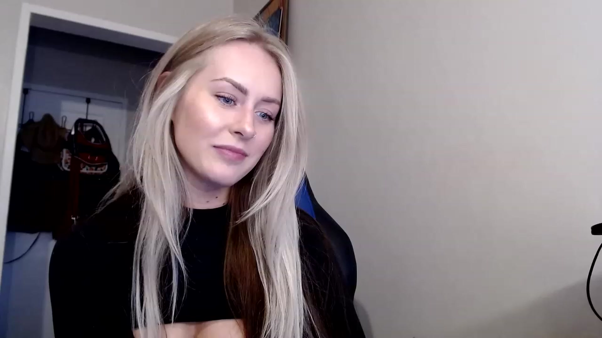Gallery image thumbnail from babyaustyn's myfreecams stream on, 01/07/2023, 24:33 image 18 of 20