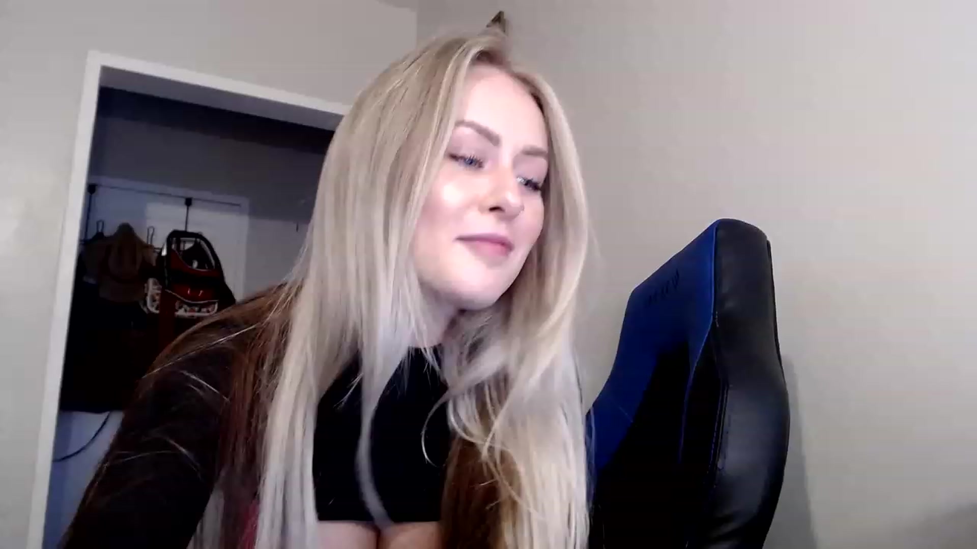 Gallery image thumbnail from babyaustyn's myfreecams stream on, 01/07/2023, 24:33 image 19 of 20