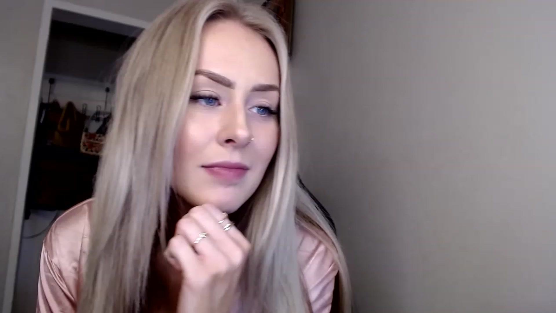 Gallery image thumbnail from babyaustyn's myfreecams stream on, 01/19/2023, 24:58 image 18 of 20