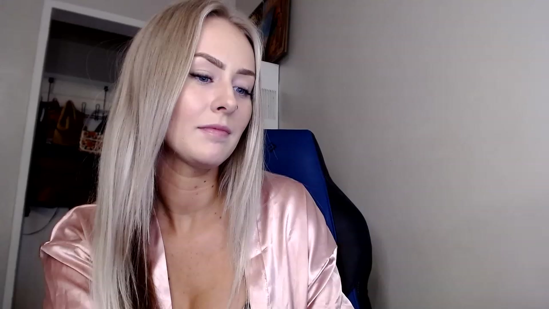 Gallery image thumbnail from babyaustyn's myfreecams stream on, 01/19/2023, 24:58 image 19 of 20