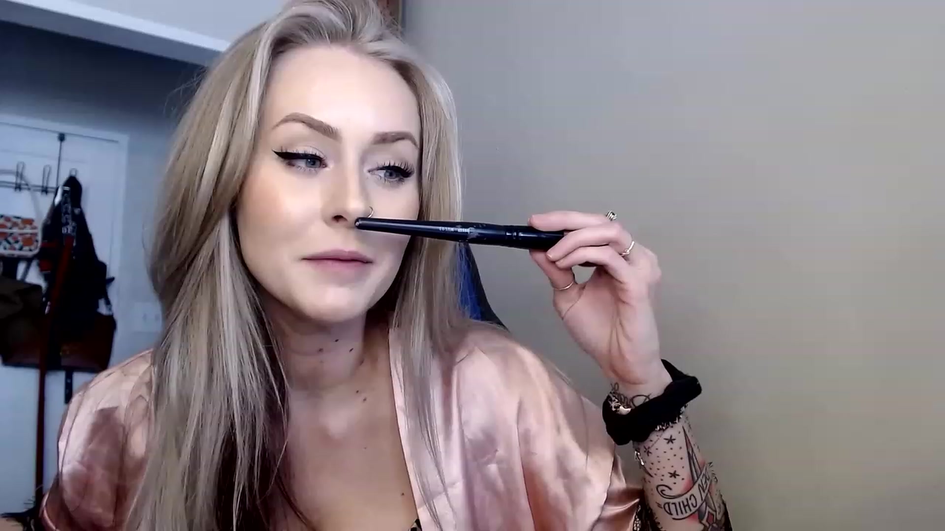 Gallery image thumbnail from babyaustyn's myfreecams stream on, 03/03/2023, 20:50 image 10 of 20