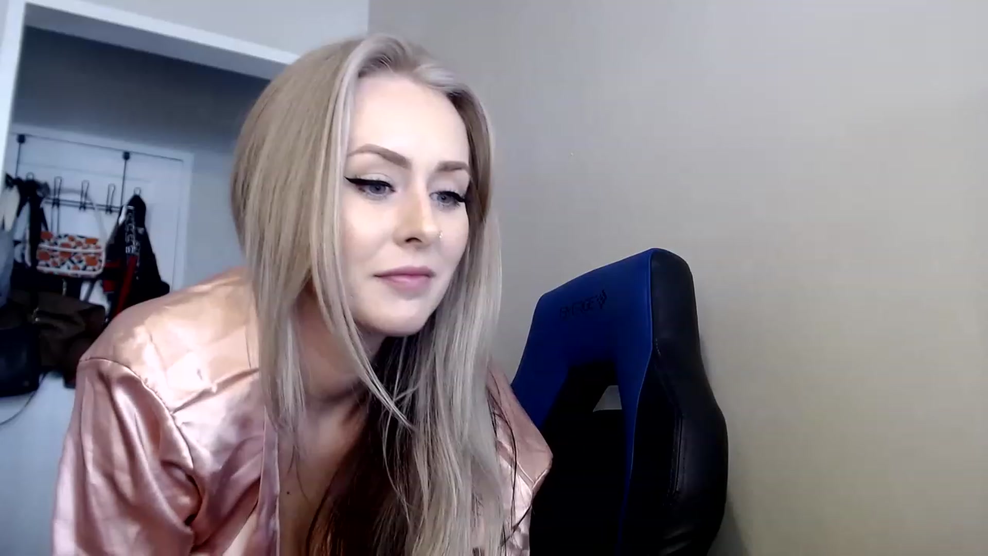 Gallery image thumbnail from babyaustyn's myfreecams stream on, 03/03/2023, 22:19 image 2 of 20