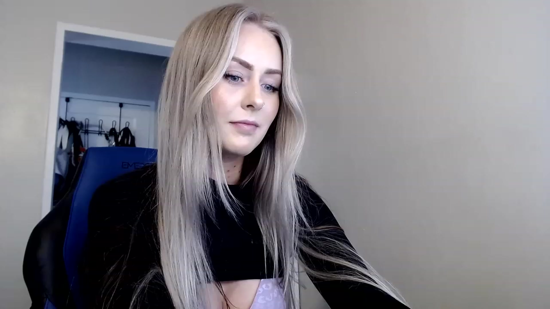 Gallery image thumbnail from babyaustyn's myfreecams stream on, 03/06/2023, 21:50 image 17 of 20
