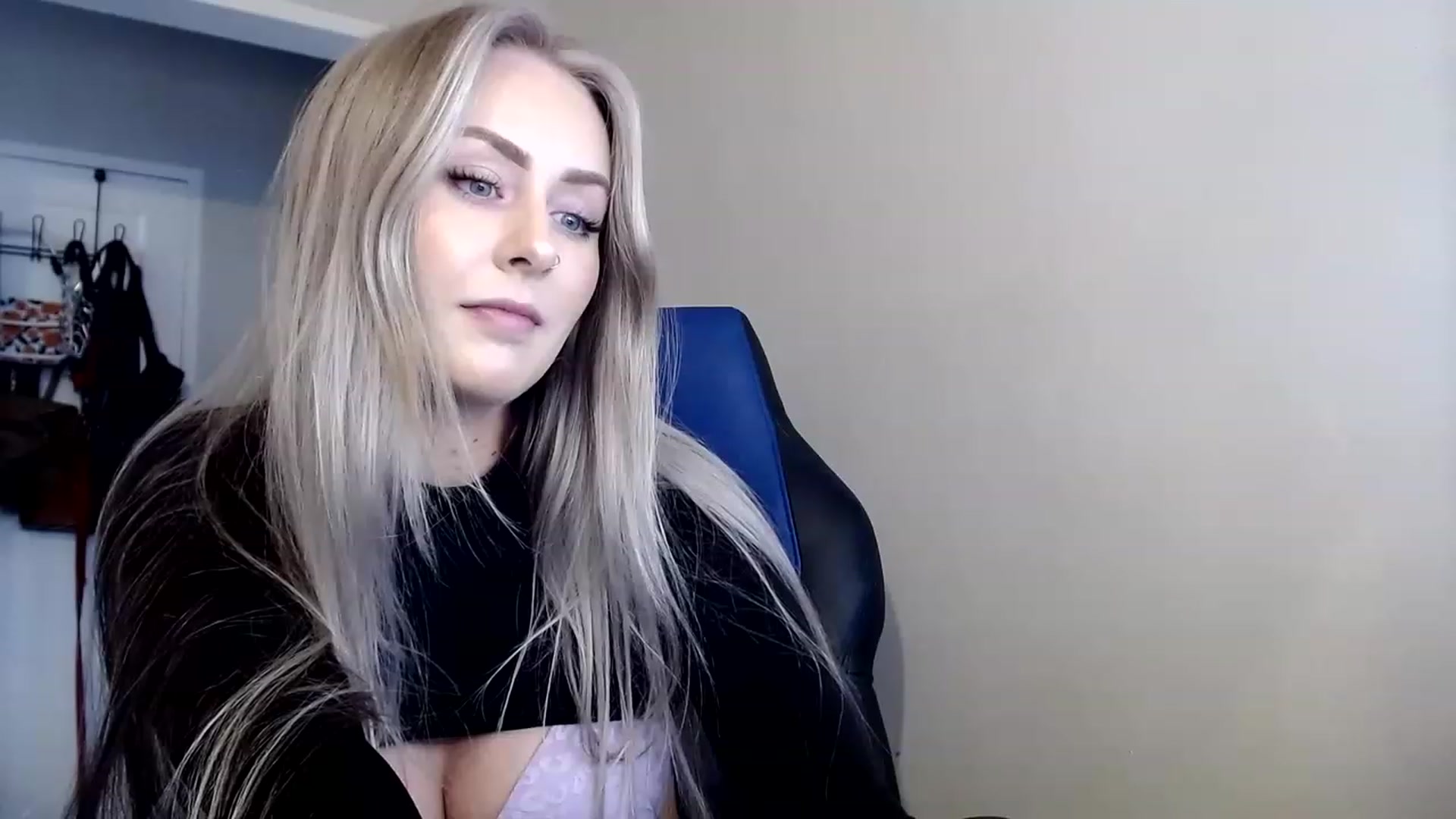 Gallery image thumbnail from babyaustyn's myfreecams stream on, 03/06/2023, 21:50 image 4 of 20