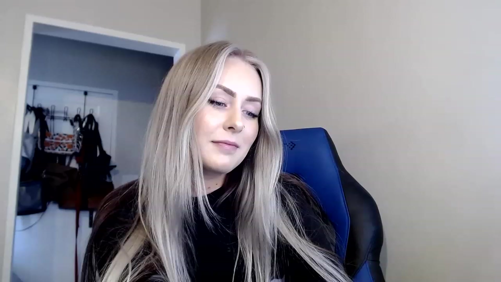 Gallery image thumbnail from babyaustyn's myfreecams stream on, 03/06/2023, 21:50 image 15 of 20