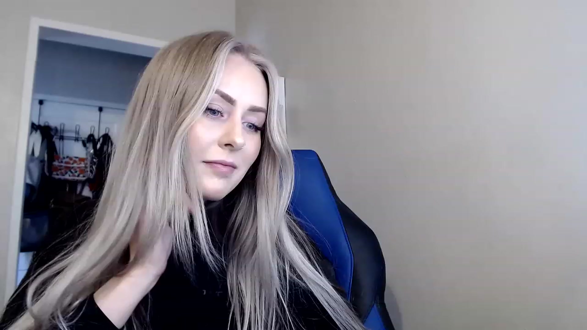 Gallery image thumbnail from babyaustyn's myfreecams stream on, 03/06/2023, 21:50 image 14 of 20
