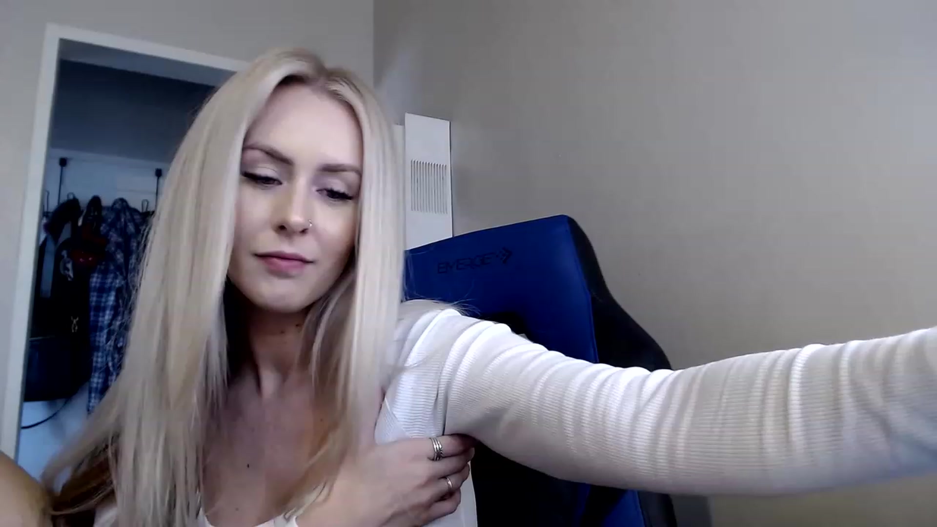 Gallery image thumbnail from babyaustyn's myfreecams stream on, 03/29/2023, 22:09 image 19 of 20