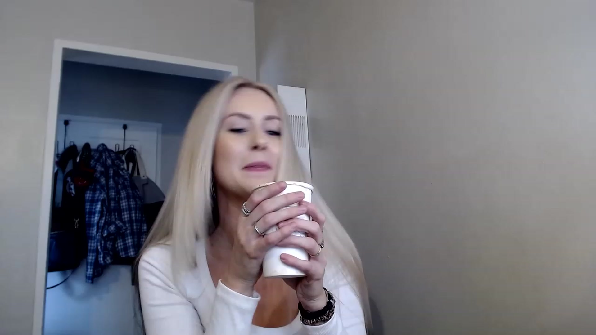 Gallery image thumbnail from babyaustyn's myfreecams stream on, 03/29/2023, 22:09 image 5 of 20