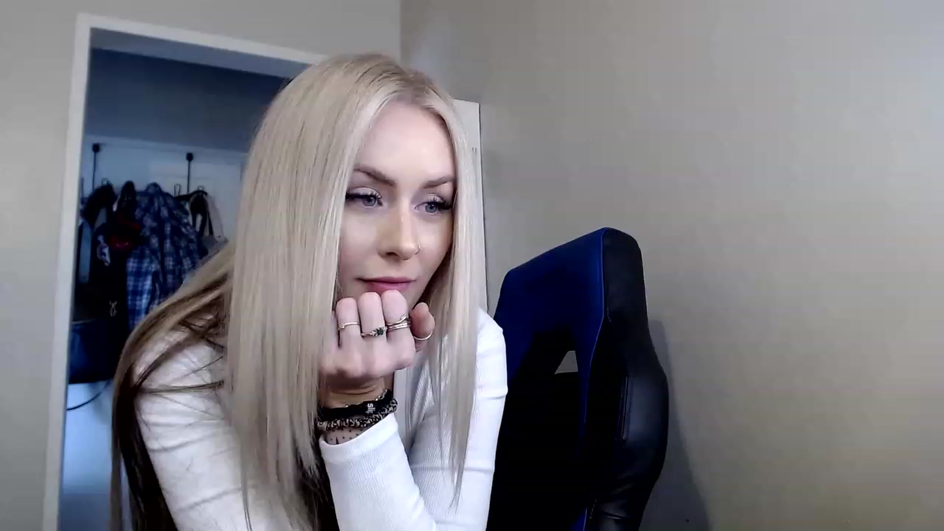 Gallery image thumbnail from babyaustyn's myfreecams stream on, 03/29/2023, 22:09 image 2 of 20